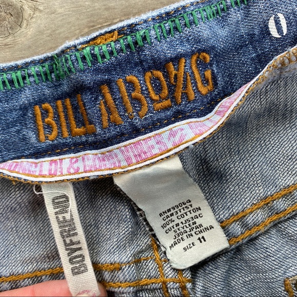 Billabong Distressed Boyfriend Jeans - Picture 2 of 8